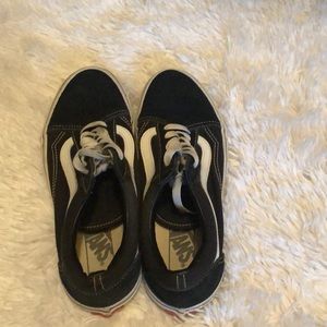 black and white old skool vans